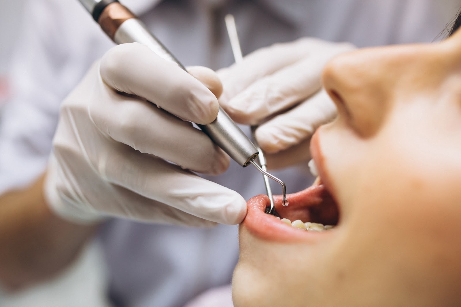 Al Luluah Al Baidhaa Dental Clinic
